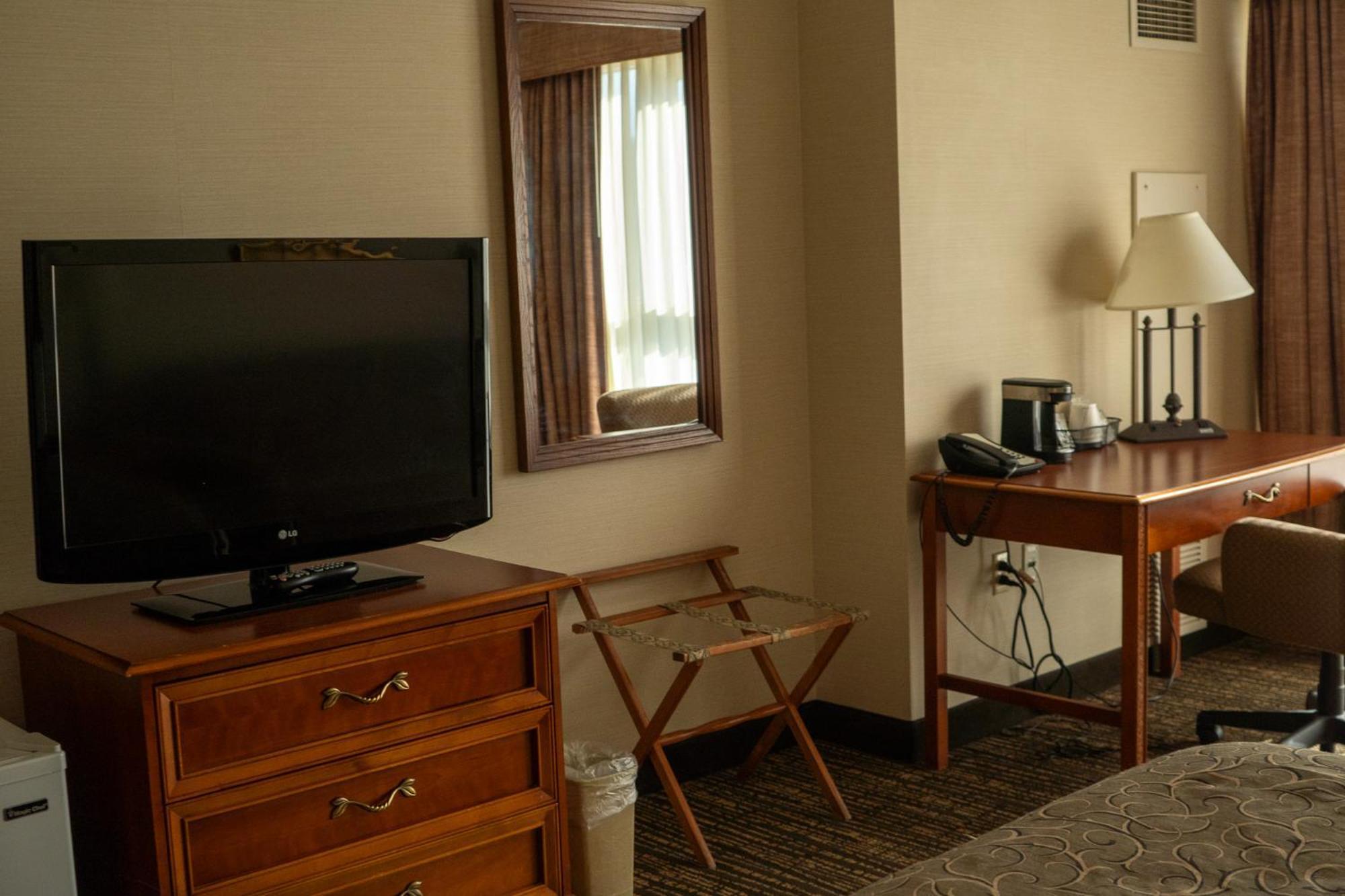 Hotel Topeka At City Center מראה חיצוני תמונה