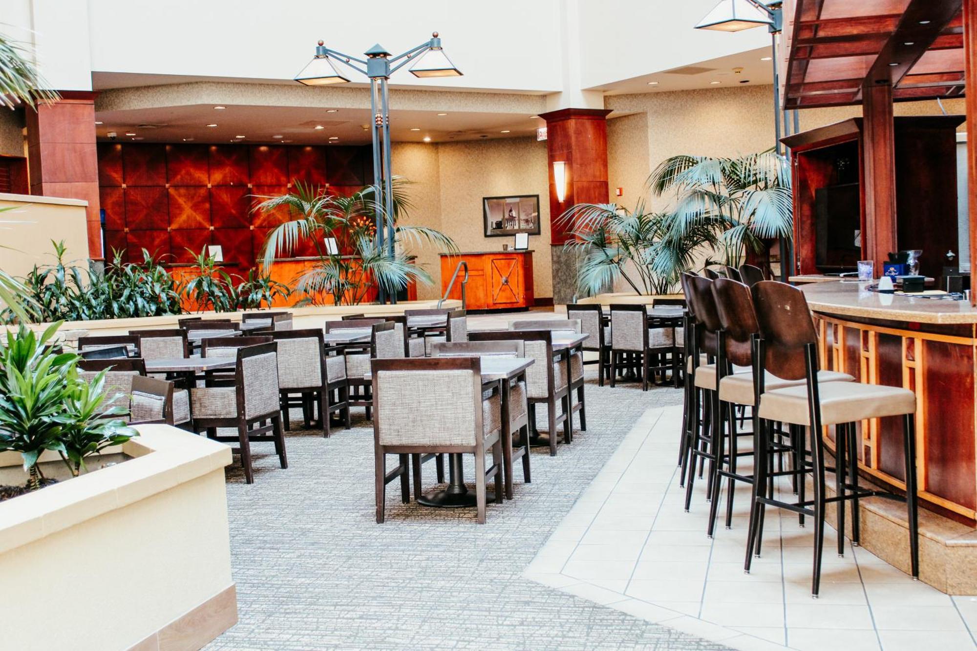 Hotel Topeka At City Center מראה חיצוני תמונה