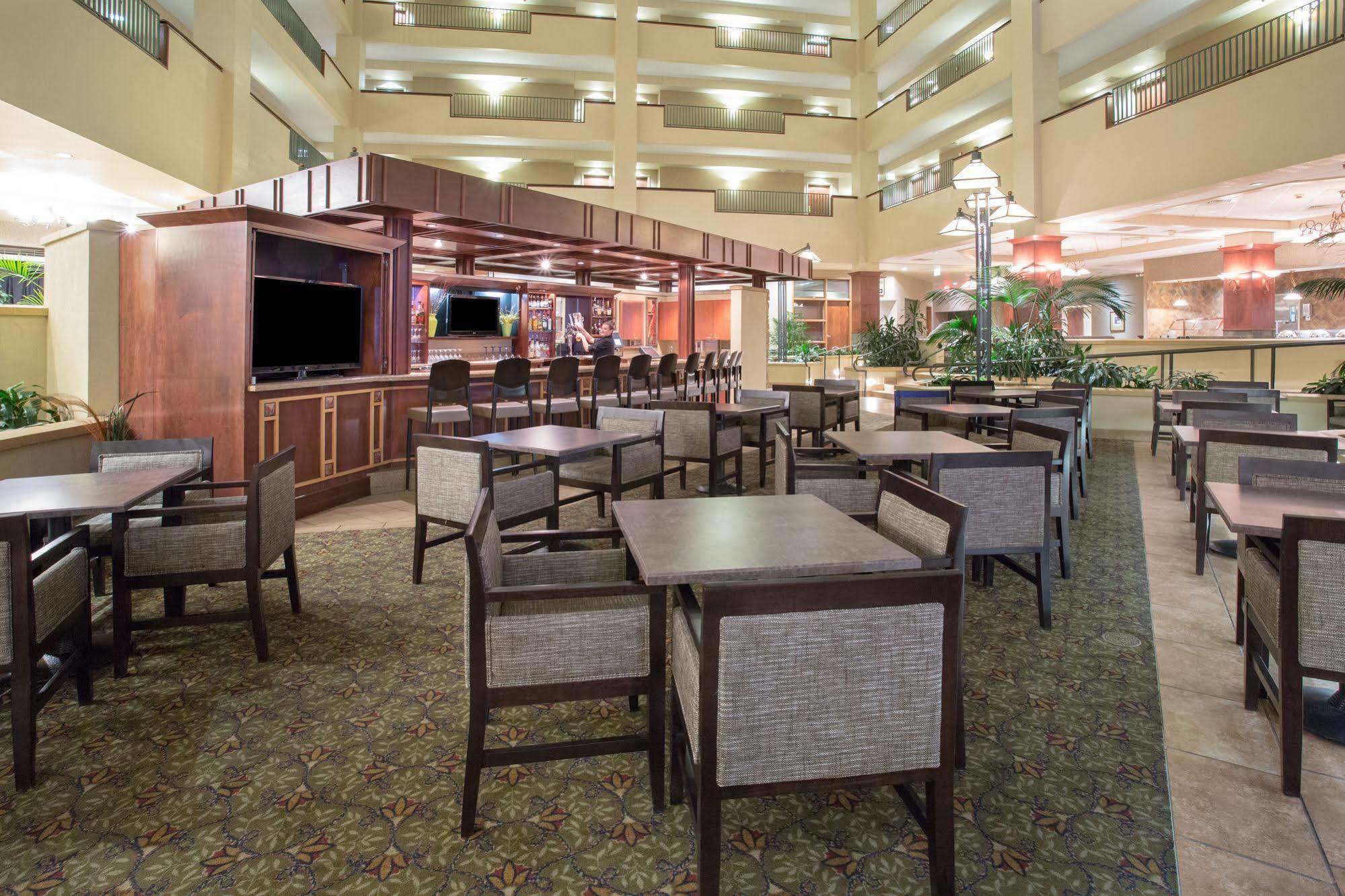Hotel Topeka At City Center מראה חיצוני תמונה